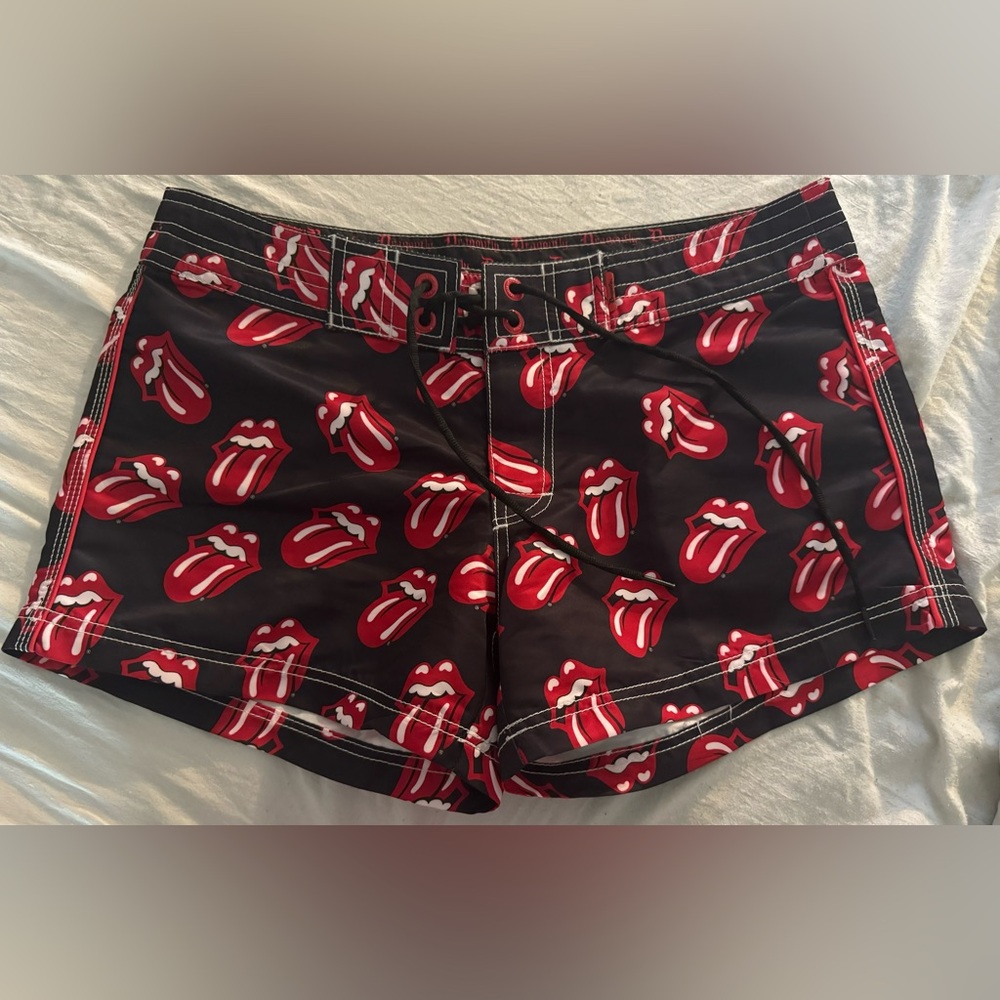 Rolling stone shorts